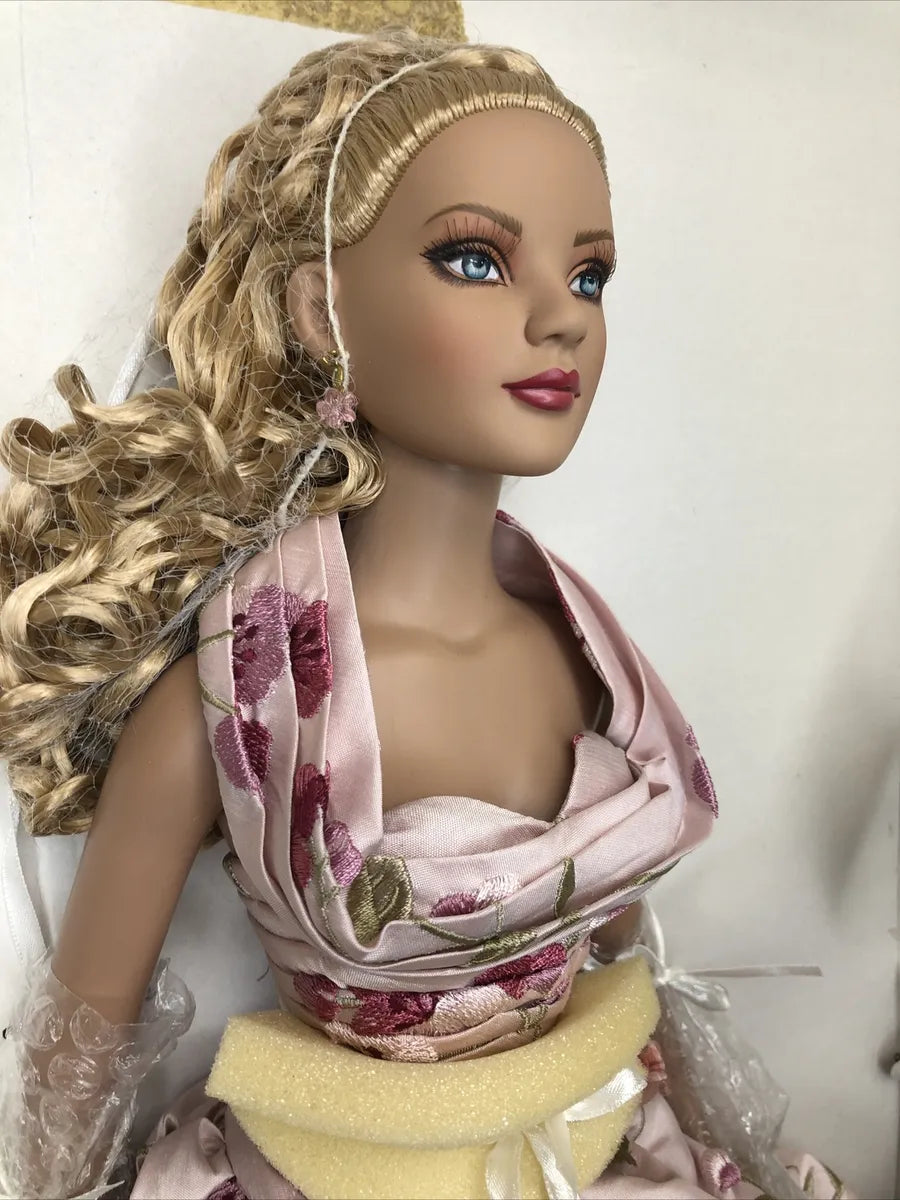 22” Tonner American Model Doll “Confection” Elegant 2006 Summer Blonde LE 300