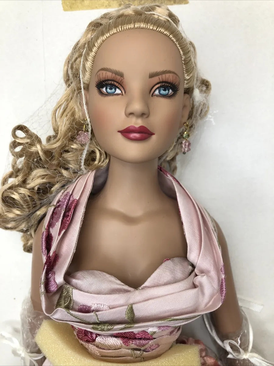 22” Tonner American Model Doll “Confection” Elegant 2006 Summer Blonde LE 300